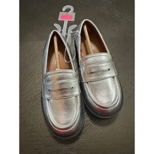 Children's place‎ Youth Silver Loafer Shoes Shiny Metallic Slip On Girls Size 12